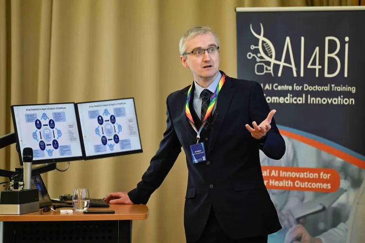 Our CDT Director, Ian Simpson, presenting at our 2026 AI4BI Forum