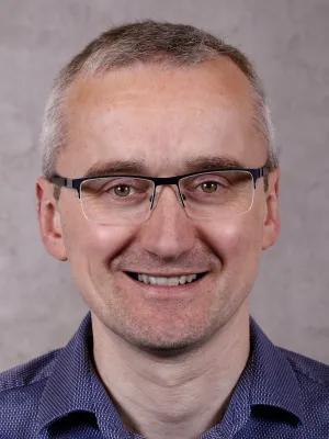 Profile photo of Ian Simpson