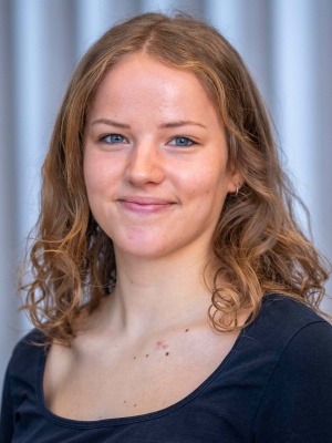 Headshot of Hailey Deckers